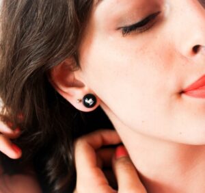 Comment dilater le lobe de l'oreille ?