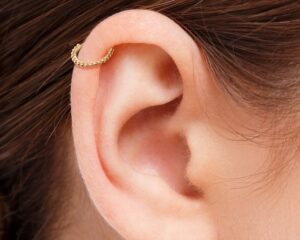Piercing d'oreille hélix